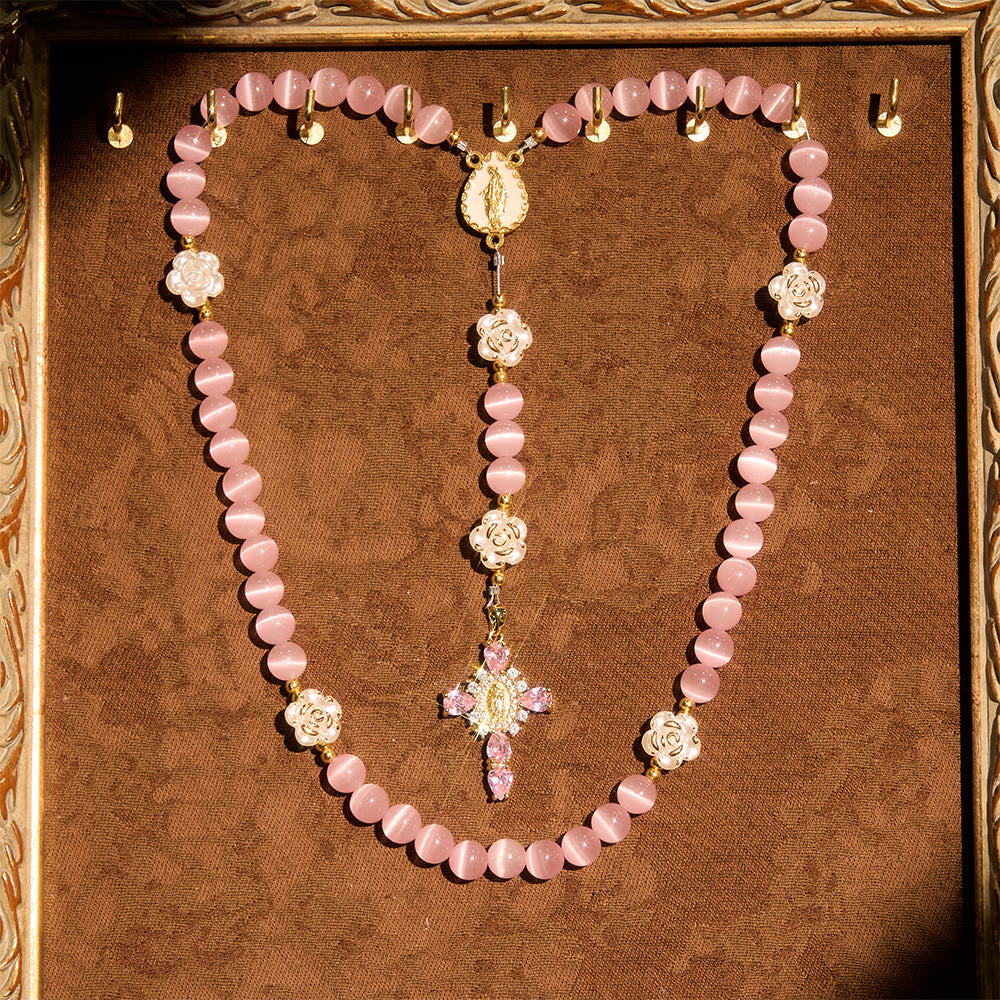 Christianartworkshop Rosario in rosa tenue con perline di rosa bianca e stemma della Santa Madre - Rosa - image 0