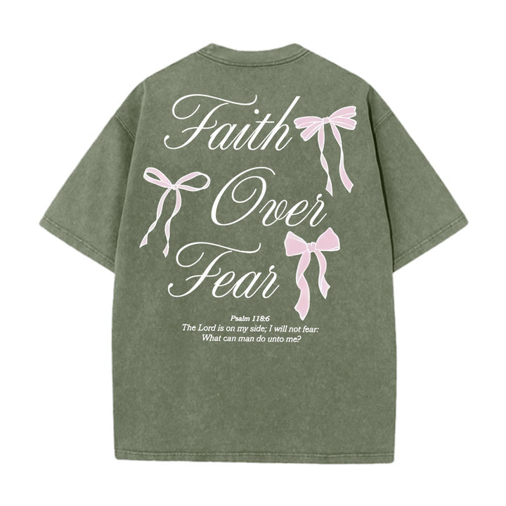 Christianartworkshop Maglietta unisex lavata "Fede contro la paura" - Verde militare - 5XL - image 7