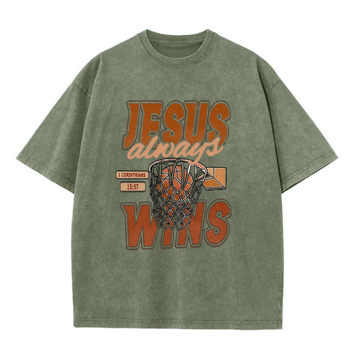 Christianartworkshop Maglietta unisex lavata con grafica Jesus Always Wins Basketball - Verde militare - 5XL - image 6