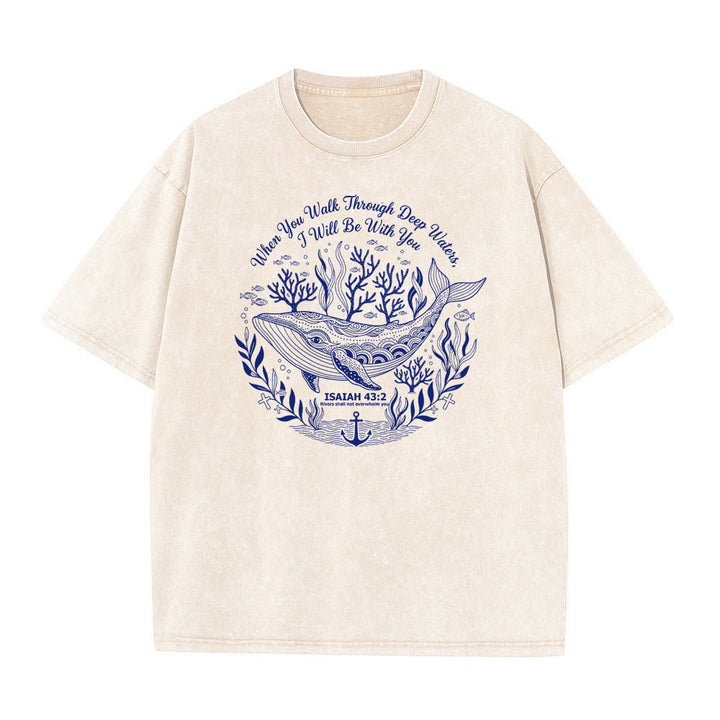 Christianartworkshop Isaia 43:2 Balena Oceano Graphic T-shirt unisex lavata - Beige - 5XL - image 5