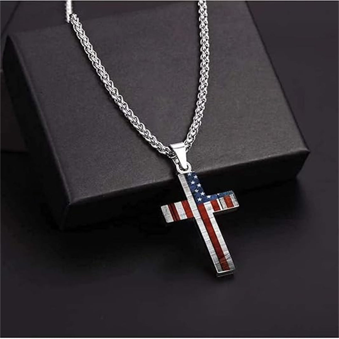 Christianartworkshop Collana con croce in metallo e motivo della bandiera americana: porta fede e onore vicino al cuore - image 2