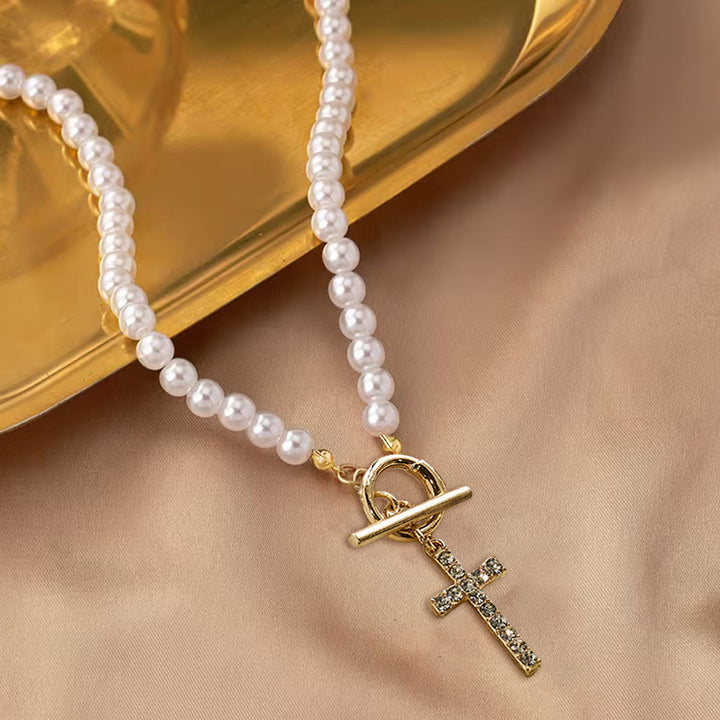 Christianartworkshop Elegante collana con ciondolo a croce e perline: indossala ogni giorno per sentirti a tuo agio - Bianco - image 0