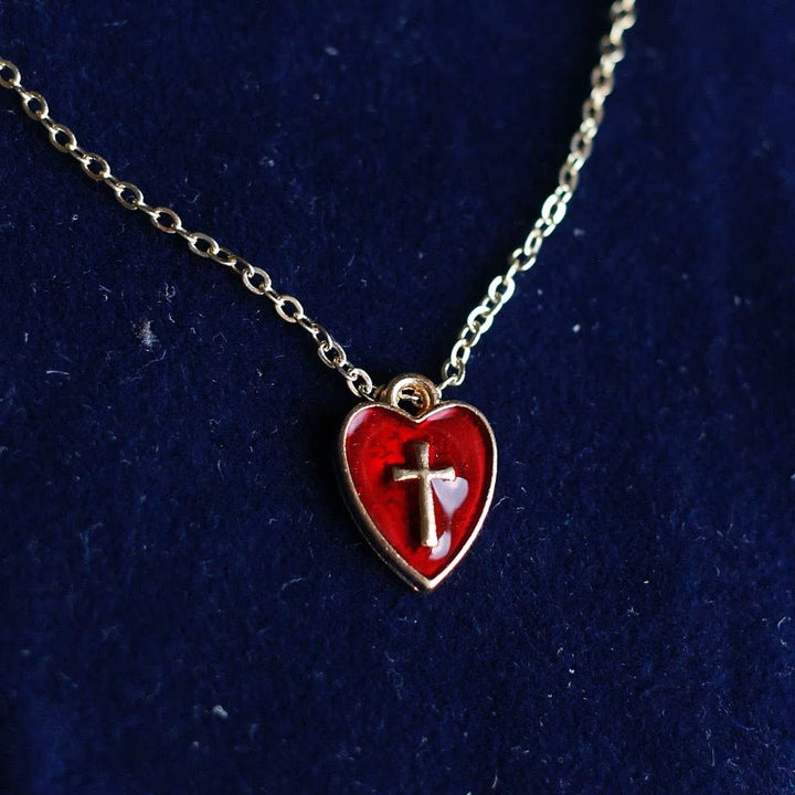 Christianartworkshop Collana e orecchini con ciondolo a forma di cuore e croce abbinati: incarna il suo tenero amore - Collana - image 0