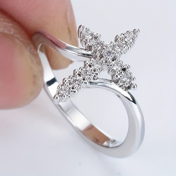 Anello a croce Christianartworkshop con accenti di zirconi cubici a grappolo: incarna la Sua dolce grazia - image 5