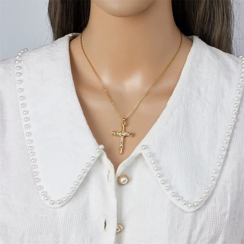 Christianartworkshop Collana con croce ispirata alle unghie e zirconi cubici: tieni stretta la Sua grazia - image 8