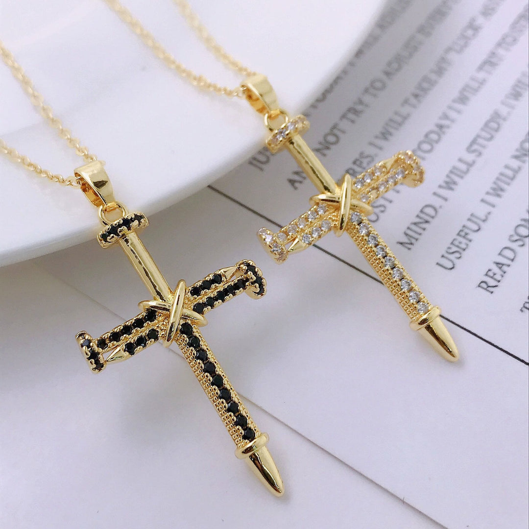 Christianartworkshop Collana con croce ispirata alle unghie e zirconi cubici: tieni stretta la Sua grazia - image 2