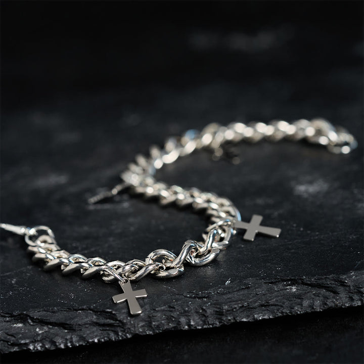 Bracciale a catena con ciondolo a forma di croce pendente Christianartworkshop : incarna la sua audace grazia - image 2
