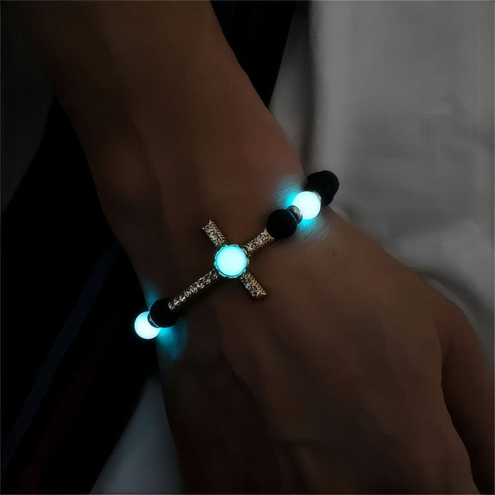 Bracciale in pietra vulcanica con croce fosforescente Christianartworkshop : incarna la sua grazia luminosa - Azzurro e Oro - image 1