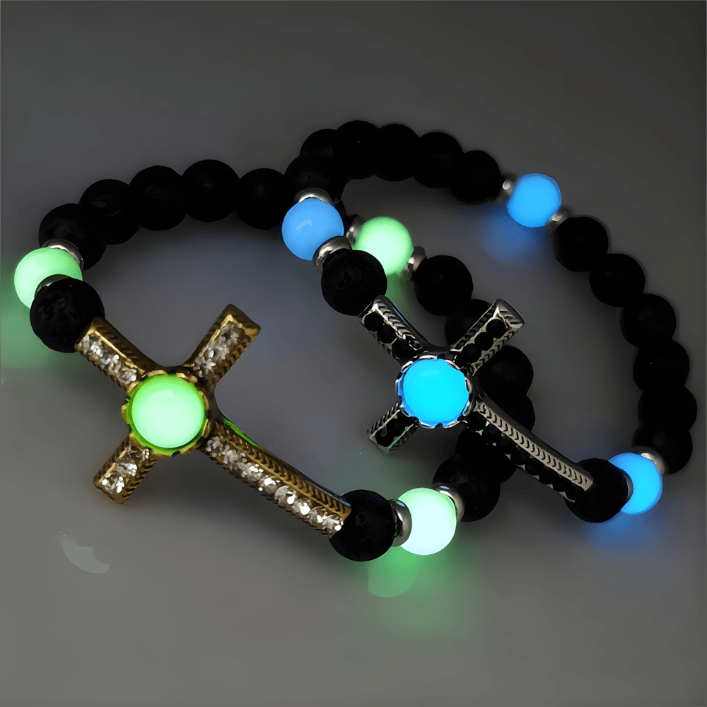 Bracciale in pietra vulcanica con croce fosforescente Christianartworkshop : incarna la sua grazia luminosa - image 0