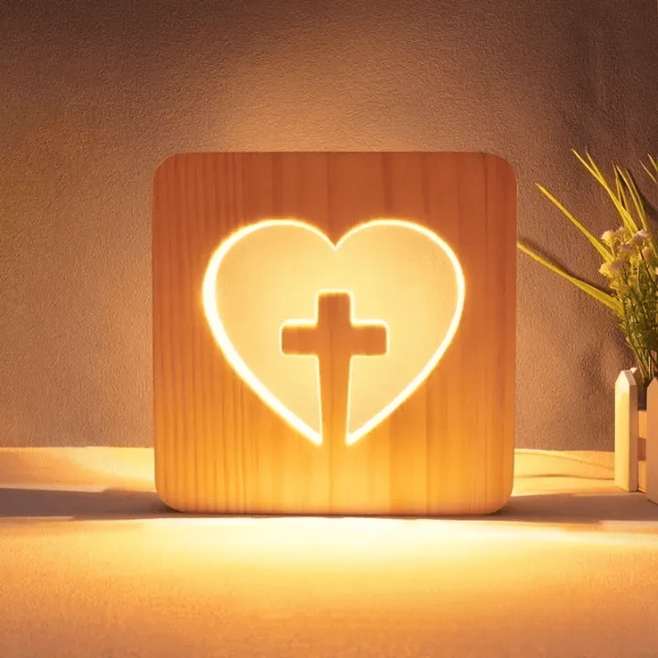Christianartworkshop Ornamento luminoso in legno raffigurante Gesù/Croce/Colomba/Cuore: incarna la Sua grazia luminosa - Cuore e Croce - 7,48''*7,48''/19*19cm - image 3