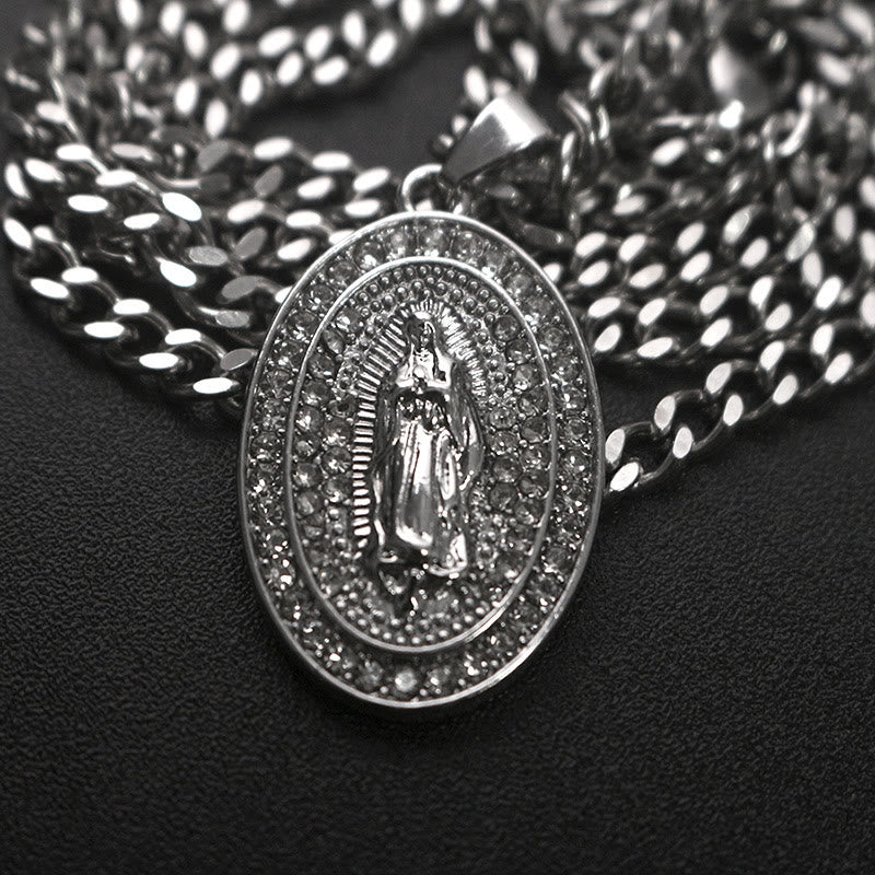 Christianartworkshop Collana con ciondolo a medaglione ovale scintillante della Madonna: incarna la sua tenera intercessione - Argento - image 5