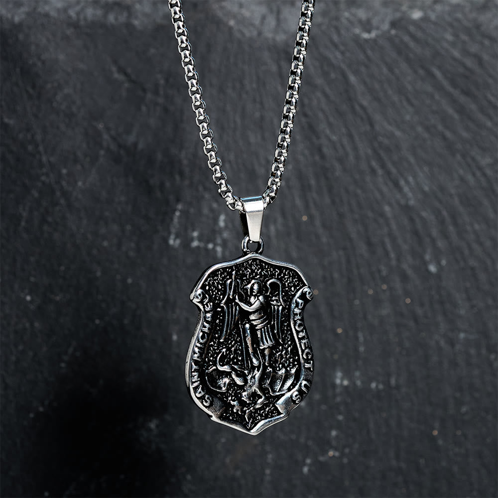 Christianartworkshop Collana anticata scura di San Michele: indossala ogni giorno per portare con te la sua forza - image 3