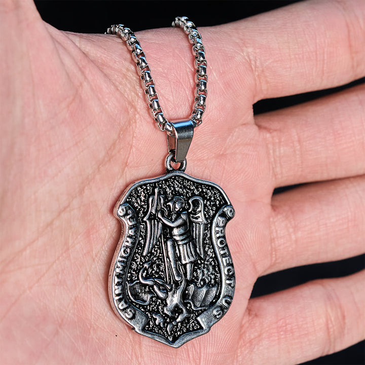 Christianartworkshop Collana anticata scura di San Michele: indossala ogni giorno per portare con te la sua forza - image 1