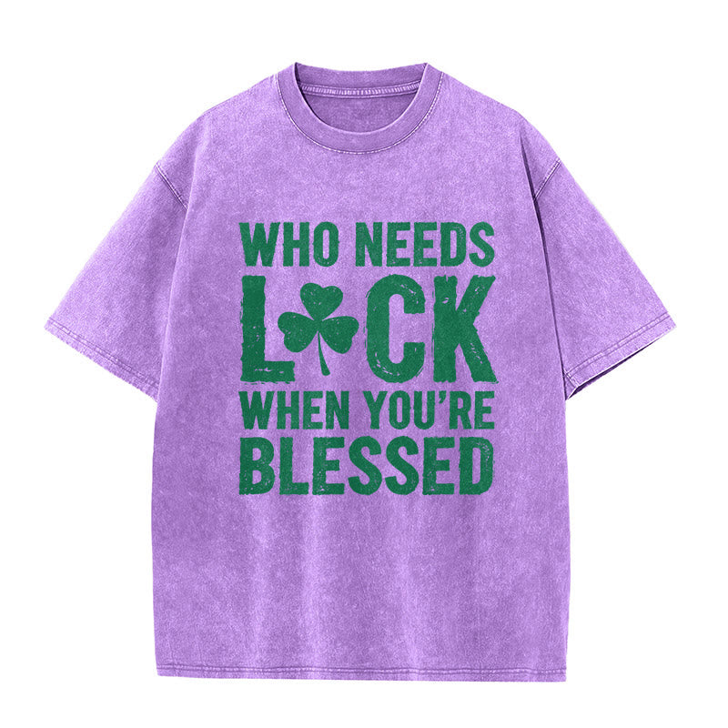 Christianartworkshop Chi ha bisogno di fortuna quando sei benedetto? Maglietta unisex lavata con trifoglio - Viola - 5XL - image 10