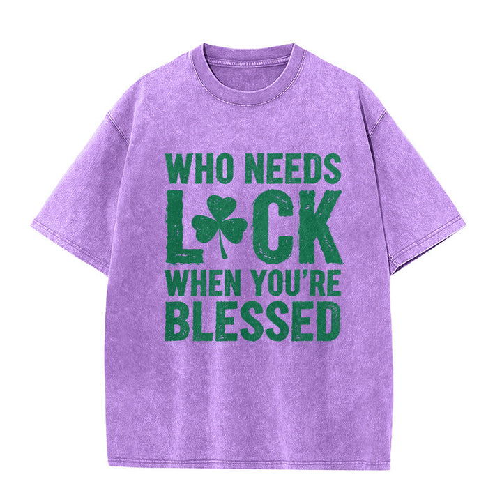 Christianartworkshop Chi ha bisogno di fortuna quando sei benedetto? Maglietta unisex lavata con trifoglio - Viola - 5XL - image 10