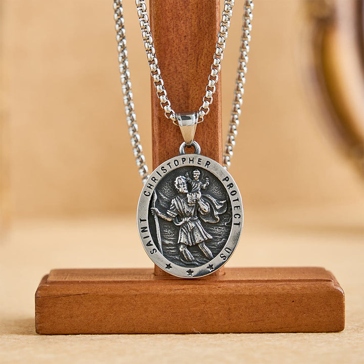 Christianartworkshop Collana con medaglione ovale "San Cristoforo ci protegga": incarna la protezione del suo viaggiatore - image 1