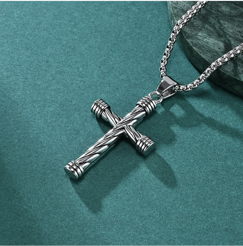 Christianartworkshop Collana con ciondolo a croce con trama intrecciata: incarna la sua forza duratura - image 1
