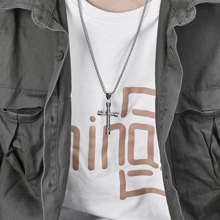 Christianartworkshop Collana con ciondolo a croce con trama intrecciata: incarna la sua forza duratura - image 2