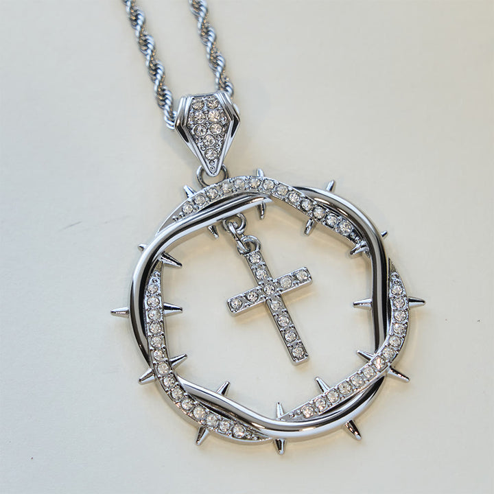 Christianartworkshop Ciondolo con corona di spine e croce: promemoria di fede e grazia da indossare ogni giorno - image 7