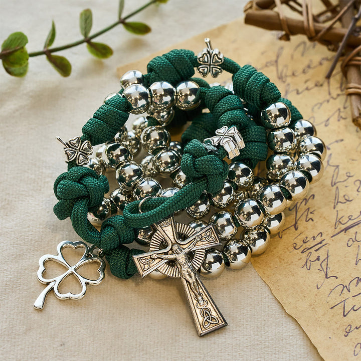 Rosario con paracord e crocifisso a quadrifoglio Christianartworkshop : incarna forza e devozione sacre - image 3