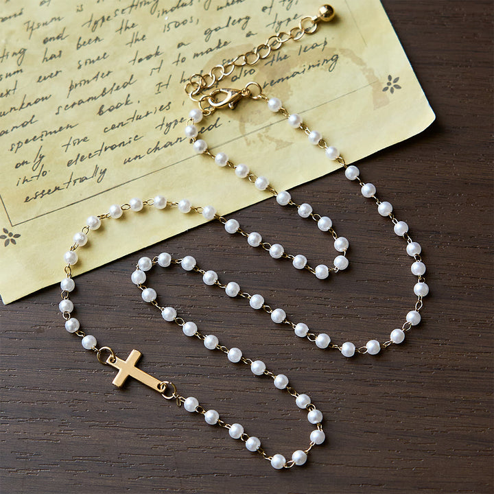 Christianartworkshop Collana con perline bianche e croce: devozione elegante e grazia fedele - D'oro - image 4