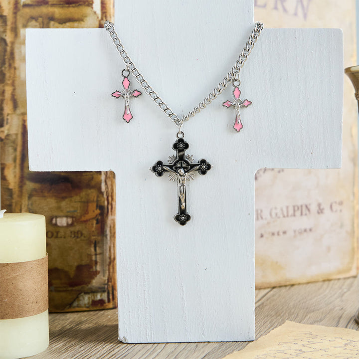 Christianartworkshop Collana con ciondolo a tripla croce, realizzata a mano in stile classico e colorato - Nero - image 3