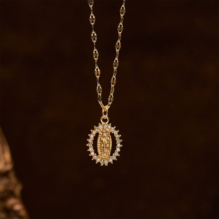 Christianartworkshop Collana ovale della Madonna con zirconi cubici incastonati: incarna la sua tenera grazia - image 5