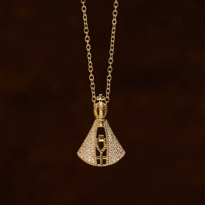 Christianartworkshop Collana con pendente di protezione divina in stile classico Nossa Senhora Aparecida - image 3