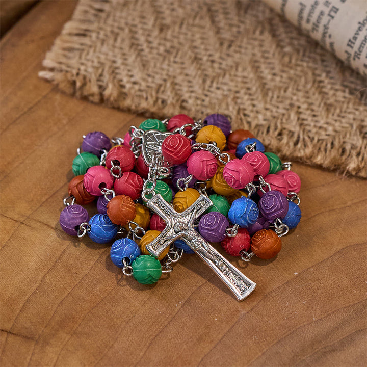 Rosario con perline color rosa della Sacra Famiglia di Gesù Croce - image 3