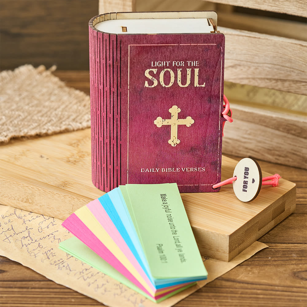 Christianartworkshop Scatola porta-carte in legno fatta a mano con versi: silenzioso promemoria di conforto e grazia - Scatola porta-carte con versi - image 0