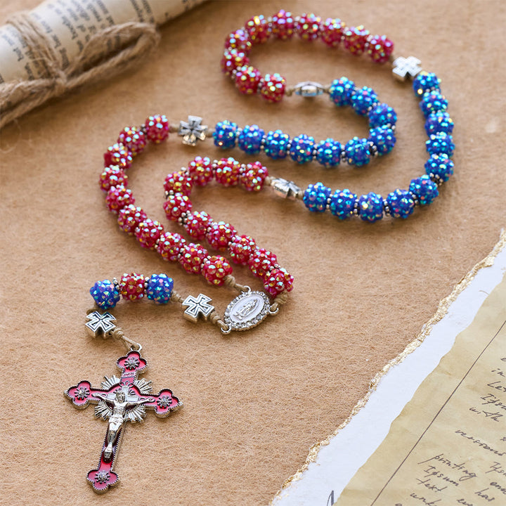 Christianartworkshop Rosario con perline di diamanti abbaglianti rossi e blu con accenti a croce maltese - image 5