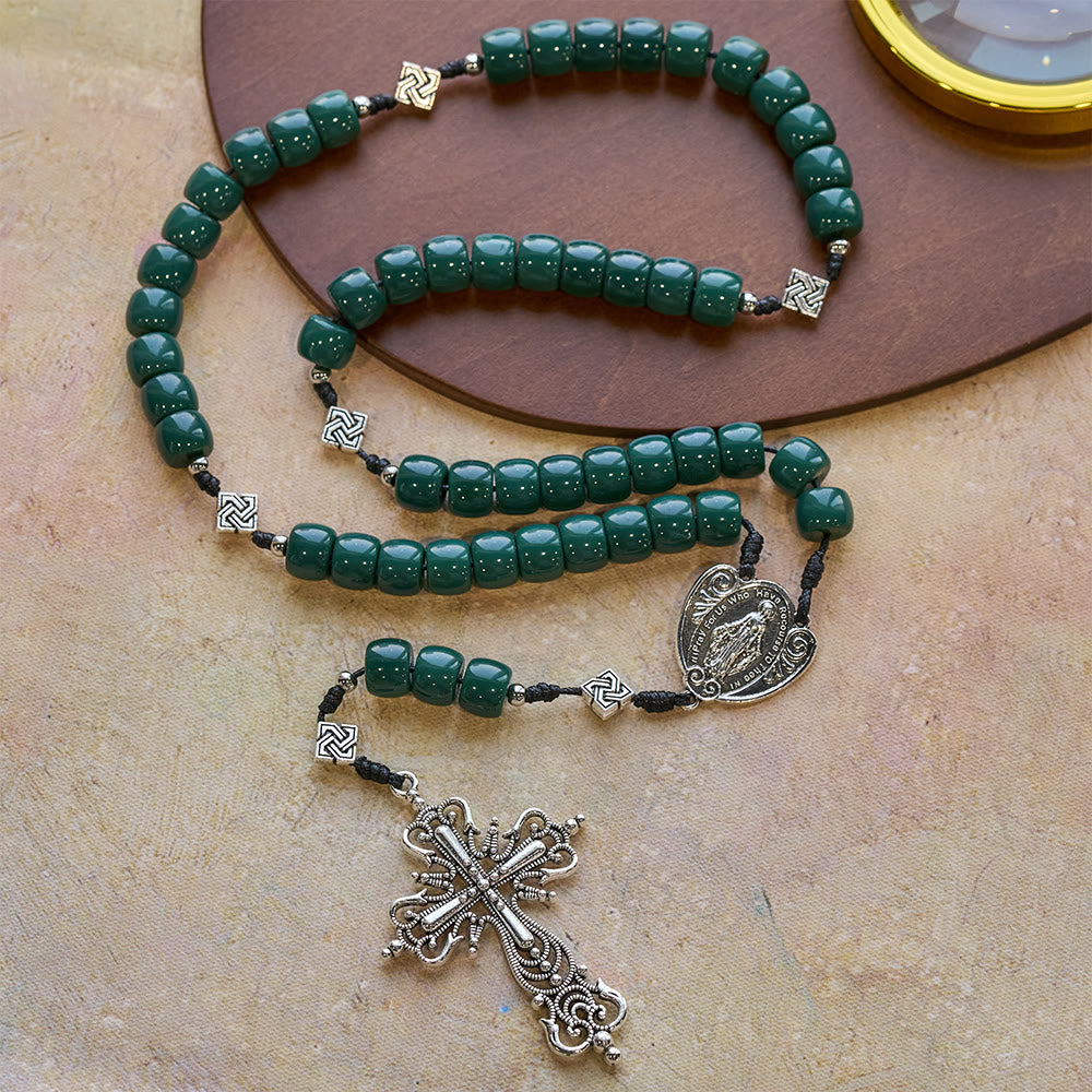 Christianartworkshop Rosario vintage con nodo celtico verde oliva e crocifisso vintage in argento - Nodo celtico e la Madonna - image 0