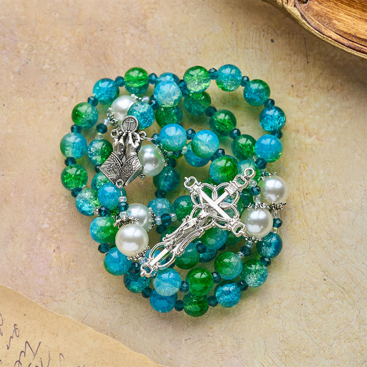 Christianartworkshop Rosario in vetro sfumato blu-verde con mani in preghiera e crocifisso - image 7