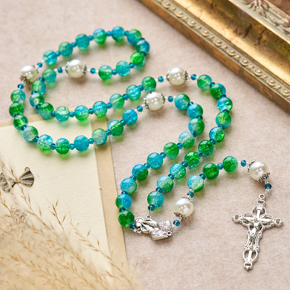 Christianartworkshop Rosario in vetro sfumato blu-verde con mani in preghiera e crocifisso - image 2