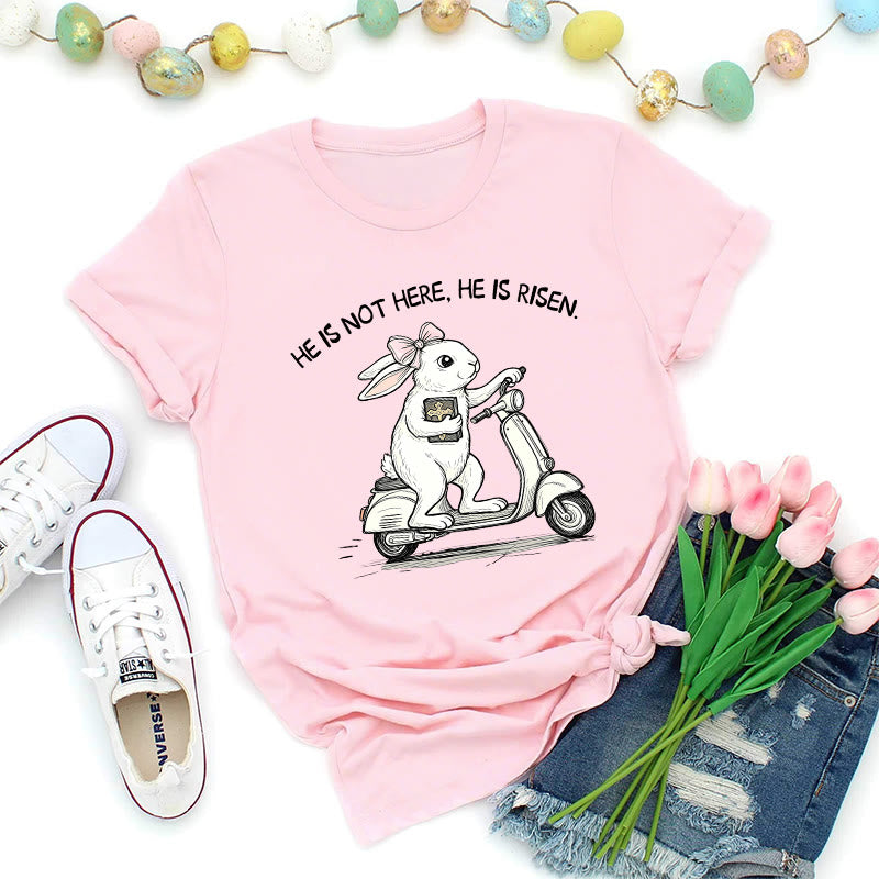 Christianartworkshop Maglietta premium con scooter coniglietto pasquale He Is Risen - Rosa - 2XL - image 4