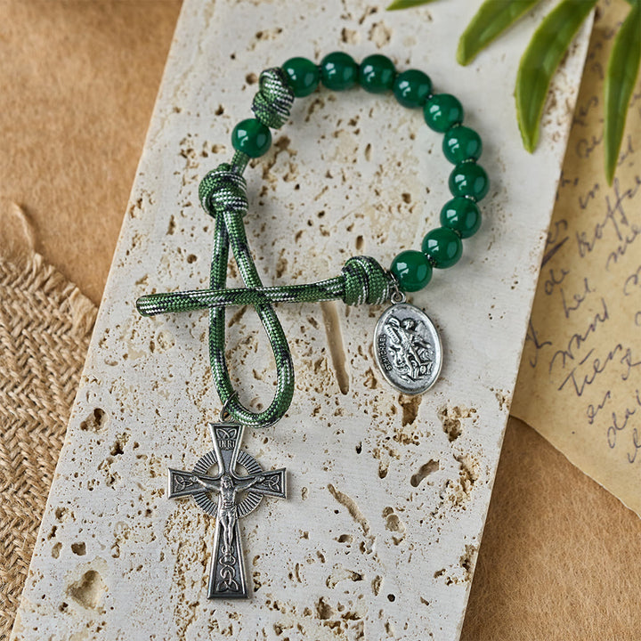 Christianartworkshop Rosario tascabile pasquale in avventurina verde con ciondolo di San Michele e croce celtica - image 1