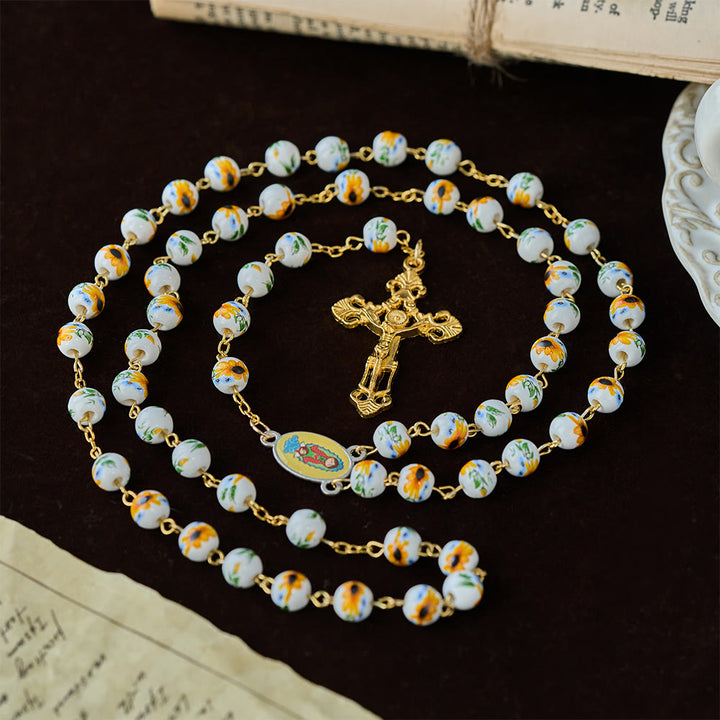 Christianartworkshop Rosario pasquale con margherite gialle, perline in ceramica e ciondolo della Madonna. - Rosario di Pasqua - image 0