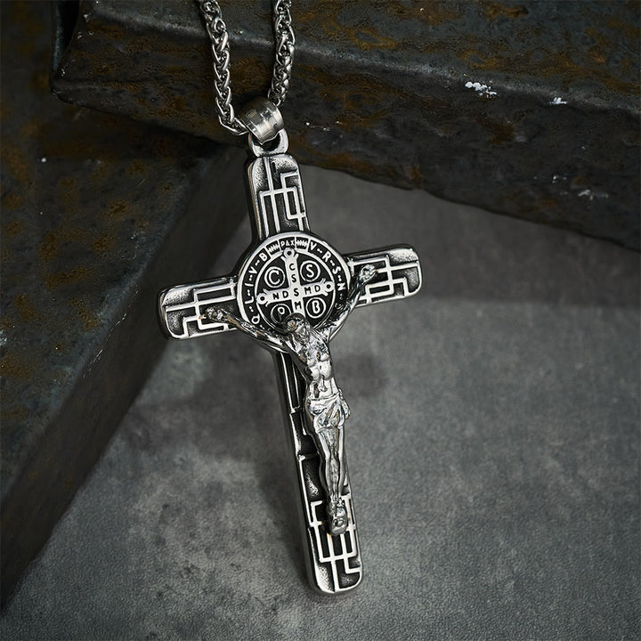 Collana con ciondolo a forma di crocifisso in stile classico retrò Christianartworkshop, con medaglia di protezione di San Benedetto. - image 15