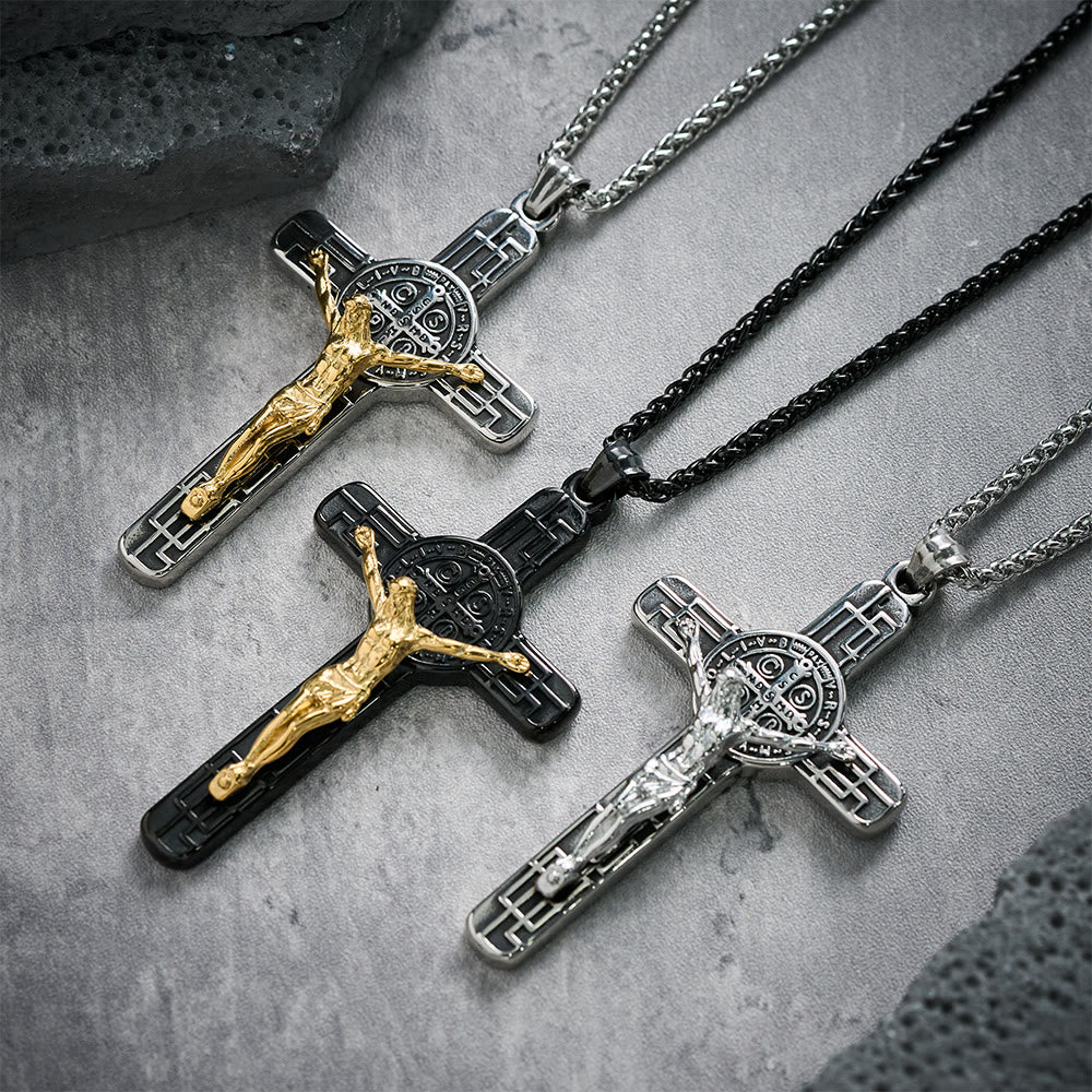 Collana con ciondolo a forma di crocifisso in stile classico retrò Christianartworkshop, con medaglia di protezione di San Benedetto. - image 1