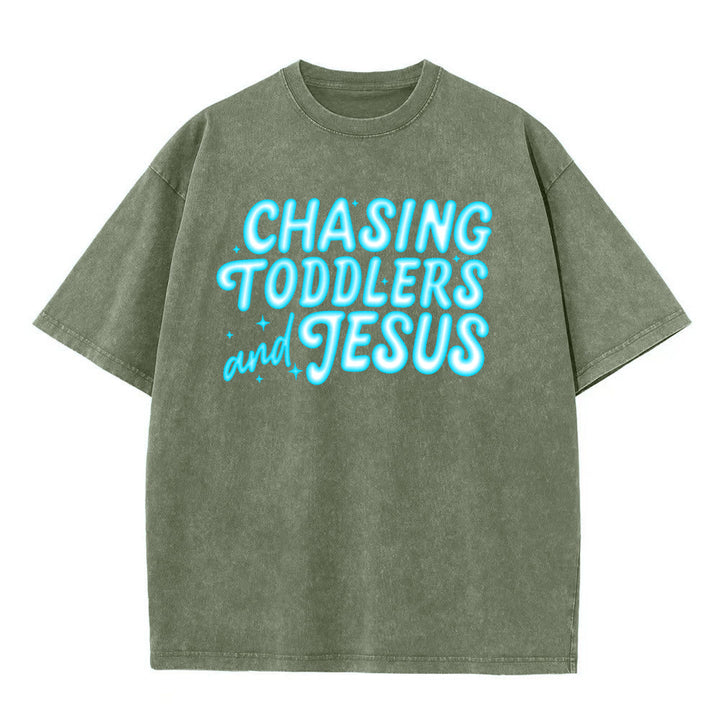 Christianartworkshop T-shirt unisex lavata con scritta "Chasing Toddlers and Jesus Bubble Letter Star Accent". - Verde militare - 5XL - image 11