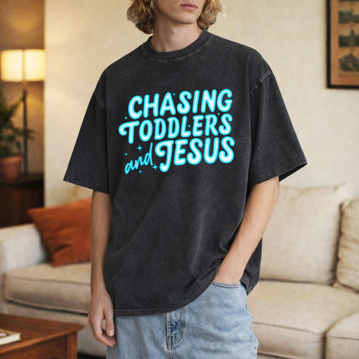 Christianartworkshop T-shirt unisex lavata con scritta "Chasing Toddlers and Jesus Bubble Letter Star Accent". - image 9