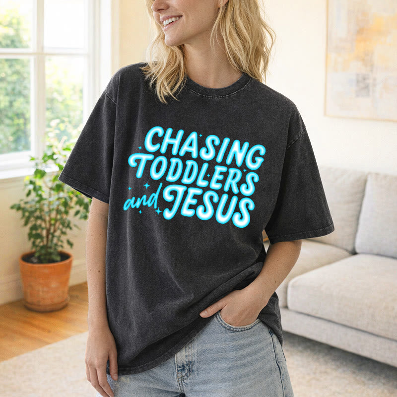 Christianartworkshop T-shirt unisex lavata con scritta "Chasing Toddlers and Jesus Bubble Letter Star Accent". - image 7