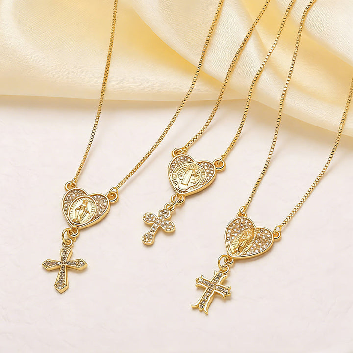 Christianartworkshop Collana con cuore e croce della Madonna e di San Benedetto tempestata di zirconi: la grazia divina da indossare tutti i giorni. - image 1