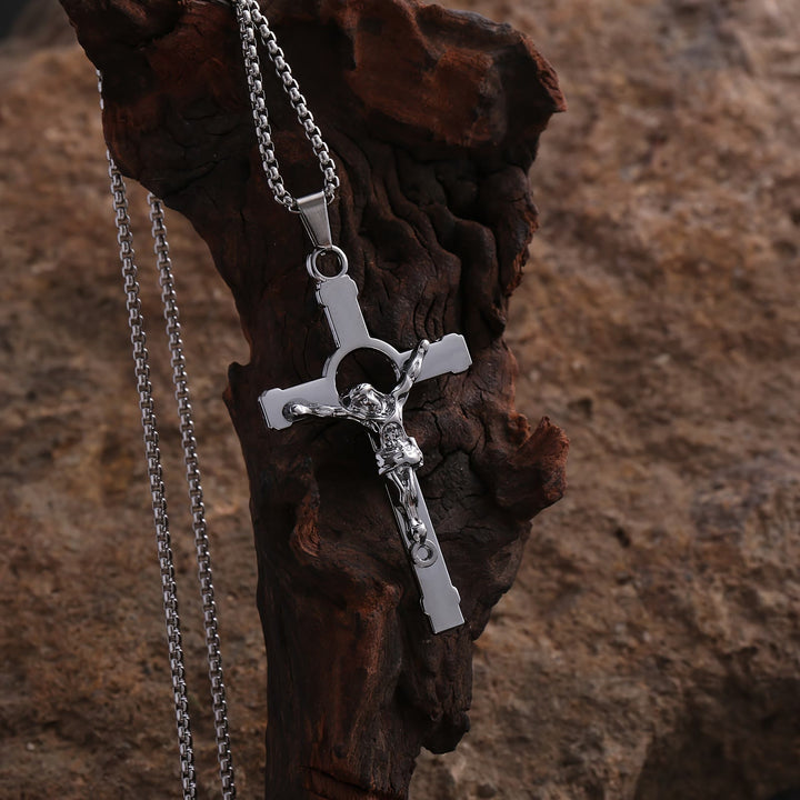 Christianartworkshop Collana con crocifisso in metallo lucido: un simbolo indossabile di grazia divina e protezione. - Nero - image 3