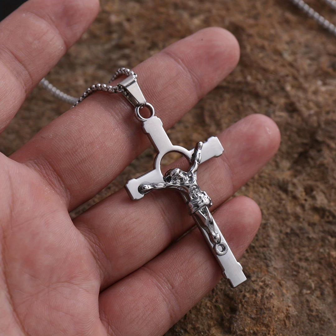 Christianartworkshop Collana con crocifisso in metallo lucido: un simbolo indossabile di grazia divina e protezione. - image 4
