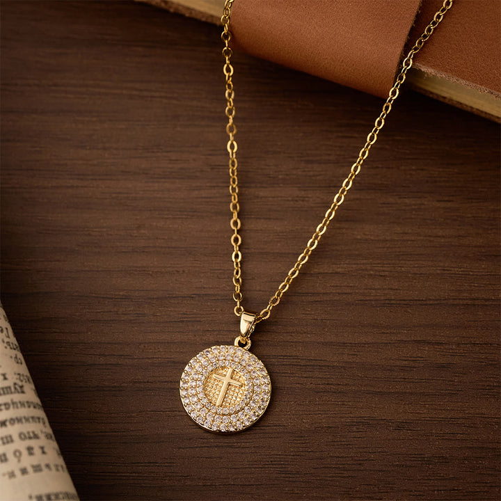Christianartworkshop Collana con croce e cerchio di cristalli pavé: simbolo della luce e della fede di Cristo. - image 2