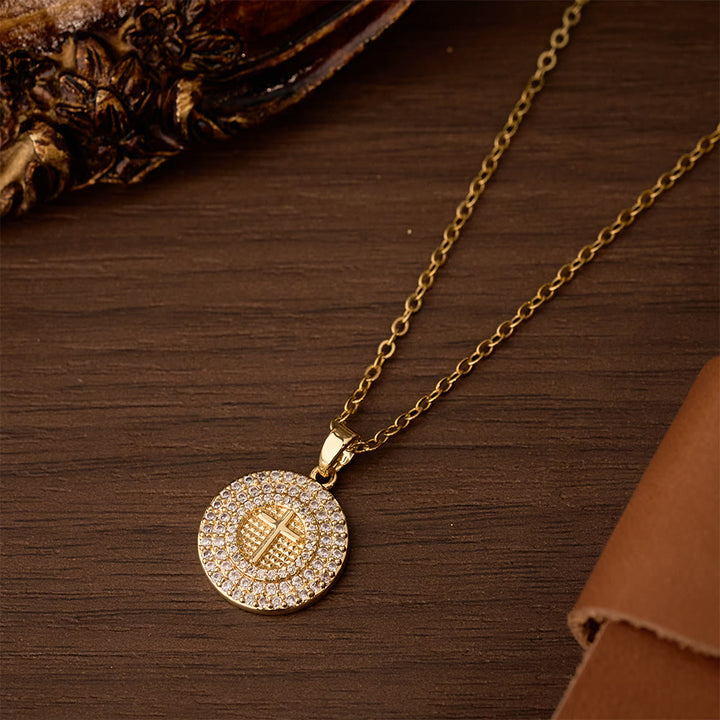 Christianartworkshop Collana con croce e cerchio di cristalli pavé: simbolo della luce e della fede di Cristo. - image 3