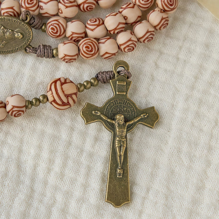 Christianartworkshop Rosario con grani di rosa e crocifisso in bronzo: medaglione della Madonna per la devozione - image 6