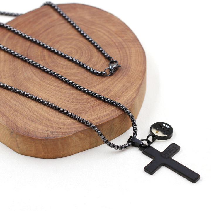 Christianartworkshop Collana con croce in grani di senape incisa con l'immagine di Gesù: simbolo dell'amore di Cristo e della forza della fede. - image 2