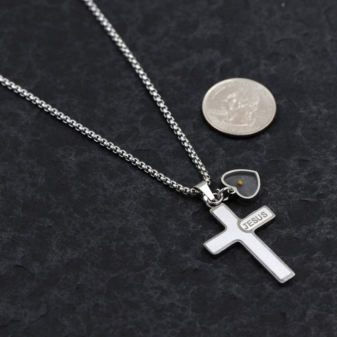 Christianartworkshop Collana con croce in grani di senape incisa con l'immagine di Gesù: simbolo dell'amore di Cristo e della forza della fede. - image 9
